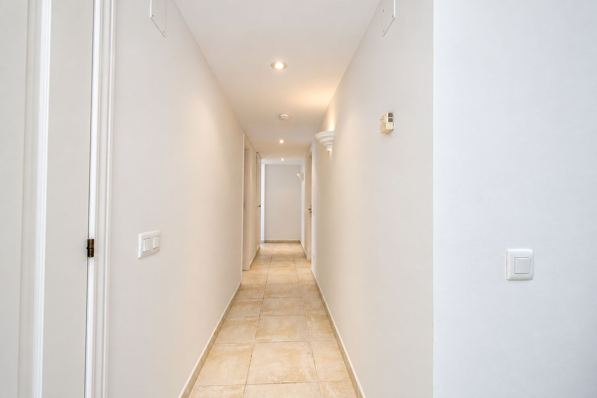 Drie slaapkamers penthouse in Elviria met 360° panoramisch uitzicht en vakantieverhuurlicentie in Elviria - foto 17