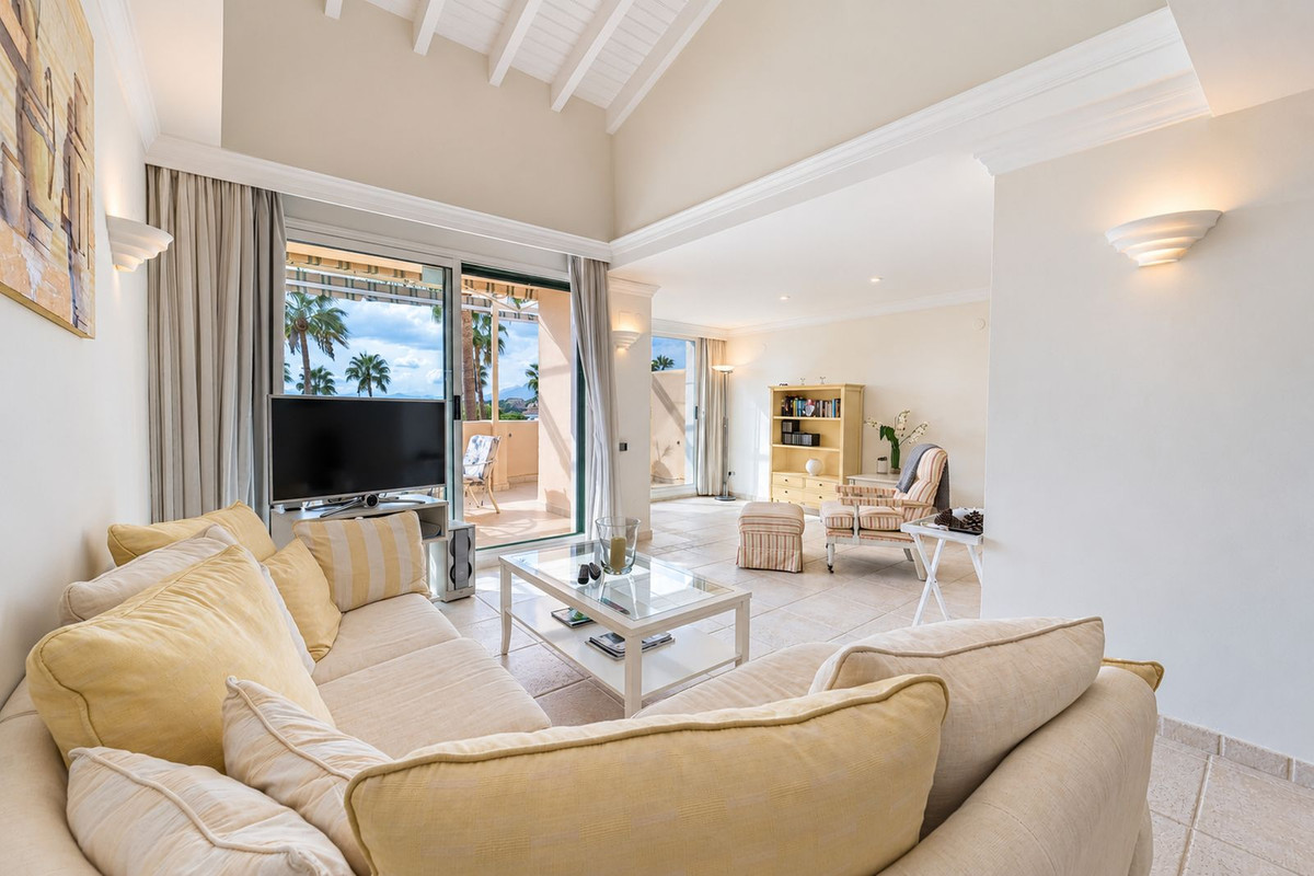 Drie slaapkamers penthouse in Elviria met 360° panoramisch uitzicht en vakantieverhuurlicentie in Elviria - foto 6