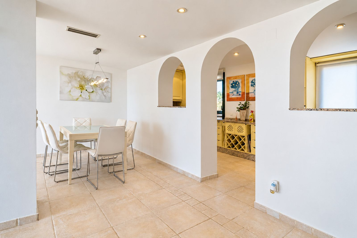 Drie slaapkamers penthouse in Elviria met 360° panoramisch uitzicht en vakantieverhuurlicentie in Elviria - foto 10