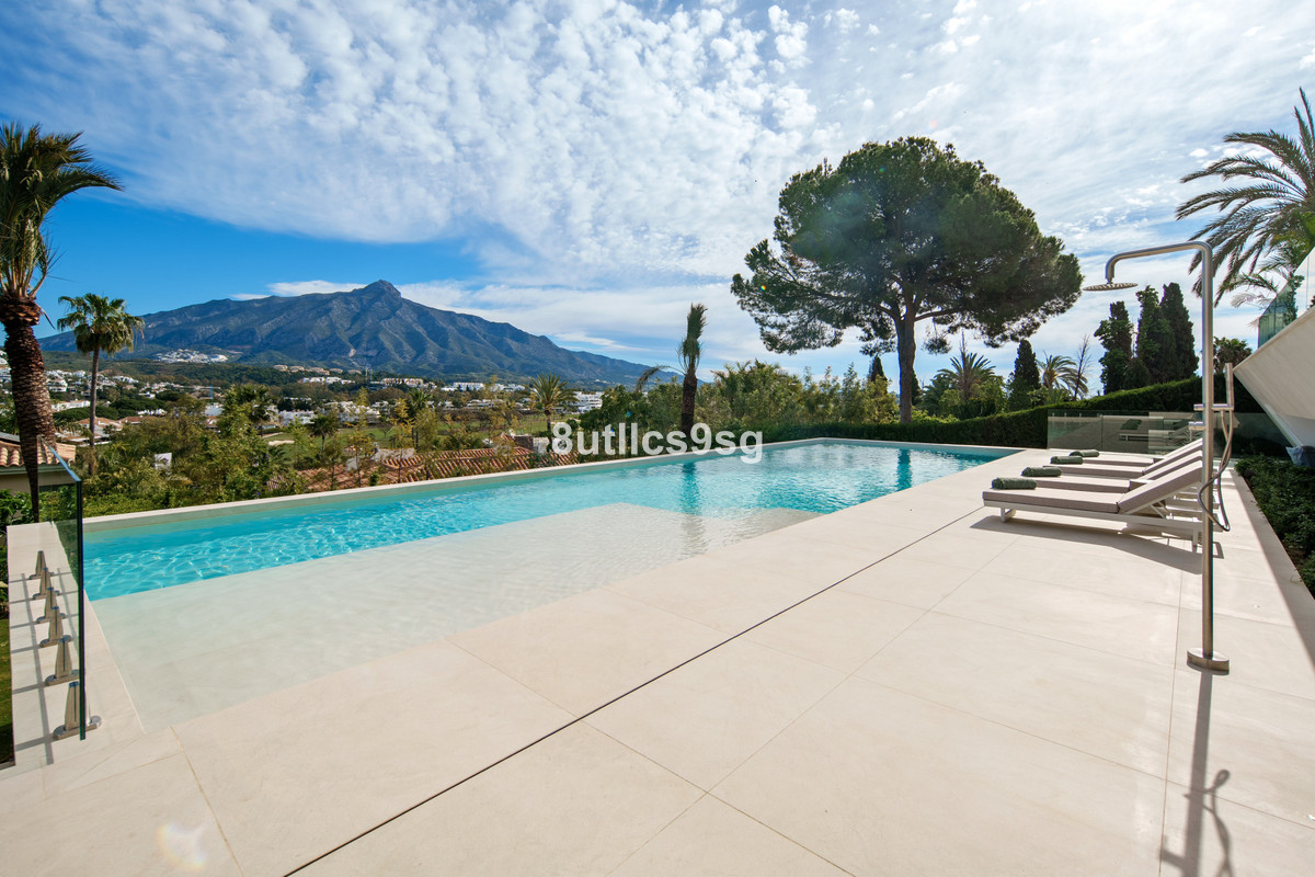 Vijf-slaapkamer villa in Nueva Andalucía, Marbella in Nueva Andalucía - foto 2