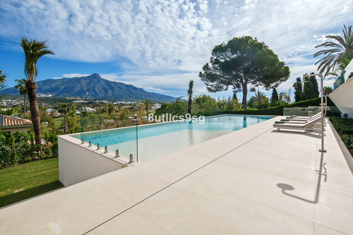 Vijf-slaapkamer villa in Nueva Andalucía, Marbella in Nueva Andalucía - foto 19