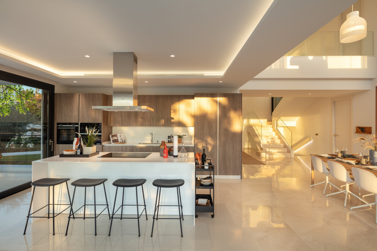 Vijf-slaapkamer villa in Nueva Andalucía (drie verdiepingen) in Nueva Andalucía - foto 12