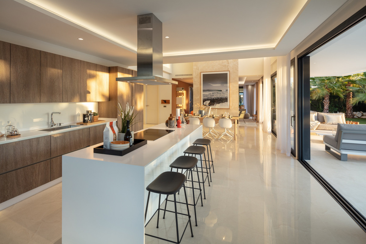Vijf-slaapkamer villa in Nueva Andalucía (drie verdiepingen) in Nueva Andalucía - foto 13