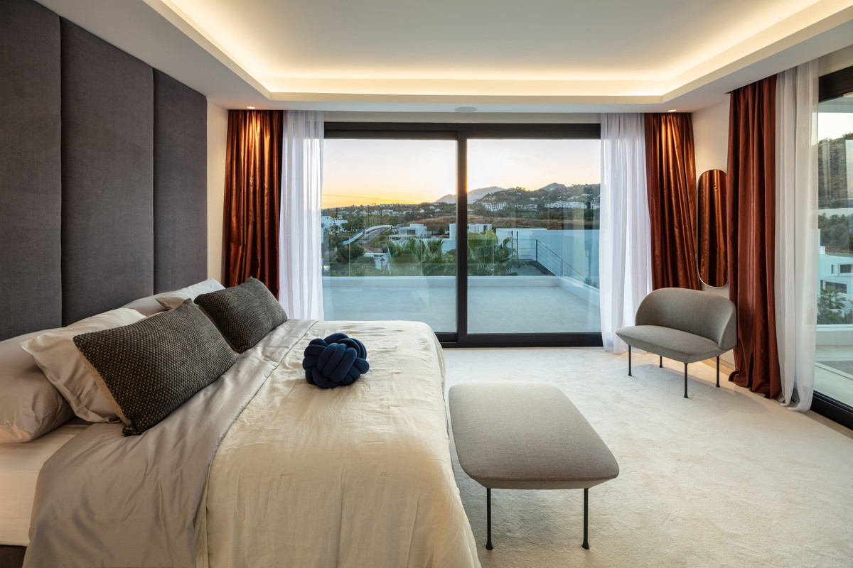 Vijf-slaapkamer villa in Nueva Andalucía (drie verdiepingen) in Nueva Andalucía - foto 17