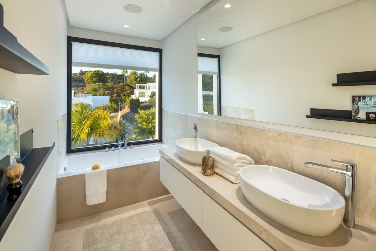 Vijf-slaapkamer villa in Nueva Andalucía (drie verdiepingen) in Nueva Andalucía - foto 19
