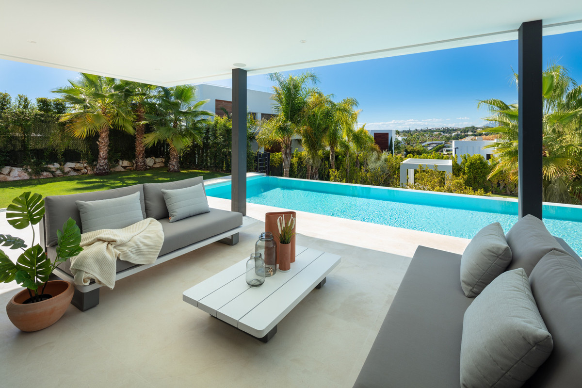Vijf-slaapkamer villa in Nueva Andalucía (drie verdiepingen) in Nueva Andalucía - foto 4