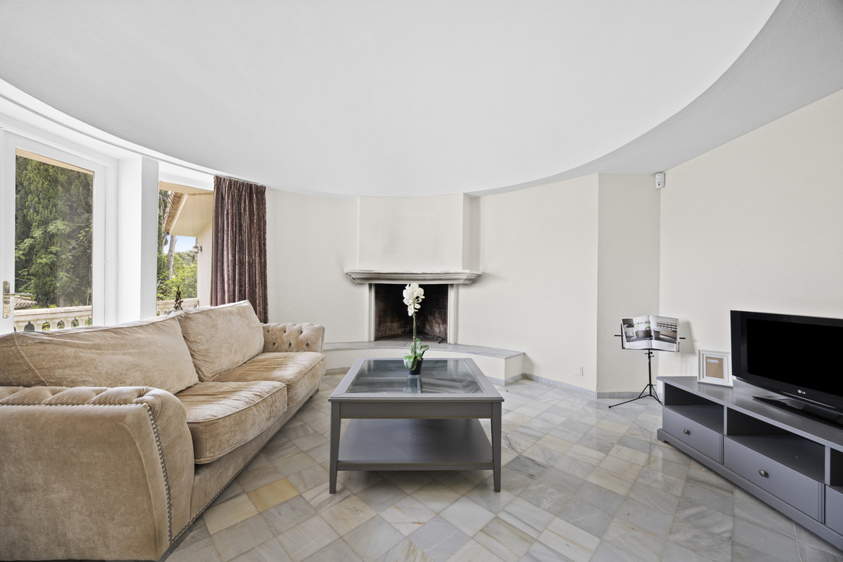 Frontline golfvilla in Puerto del Almendro, Benahavís in Benahavís - foto 15
