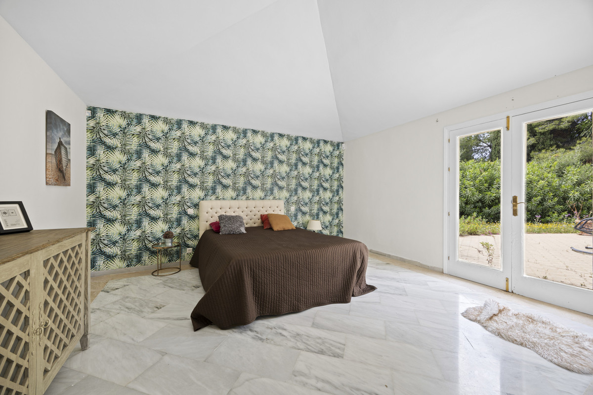 Frontline golfvilla in Puerto del Almendro, Benahavís in Benahavís - foto 17