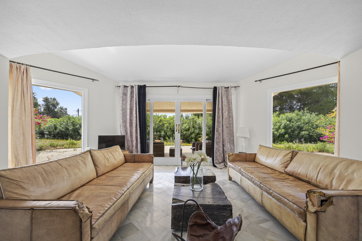 Frontline golfvilla in Puerto del Almendro, Benahavís in Benahavís - foto 4