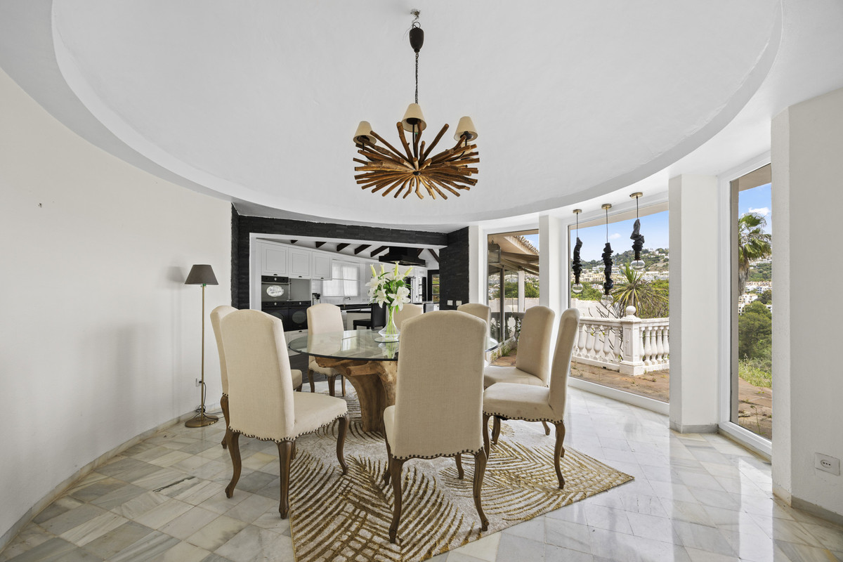 Frontline golfvilla in Puerto del Almendro, Benahavís in Benahavís - foto 5