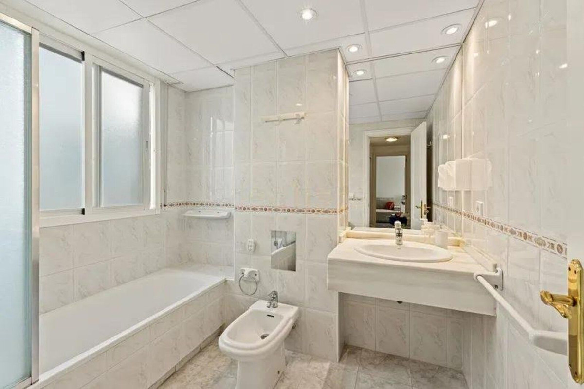 2 bedroom Apartment in San Pedro De Alcántara in San Pedro de Alcántara - foto 16