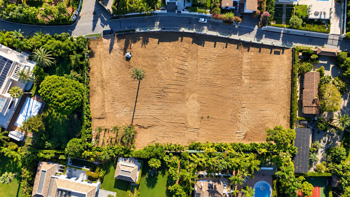 Plot in Los Monteros in Los Monteros - foto 3