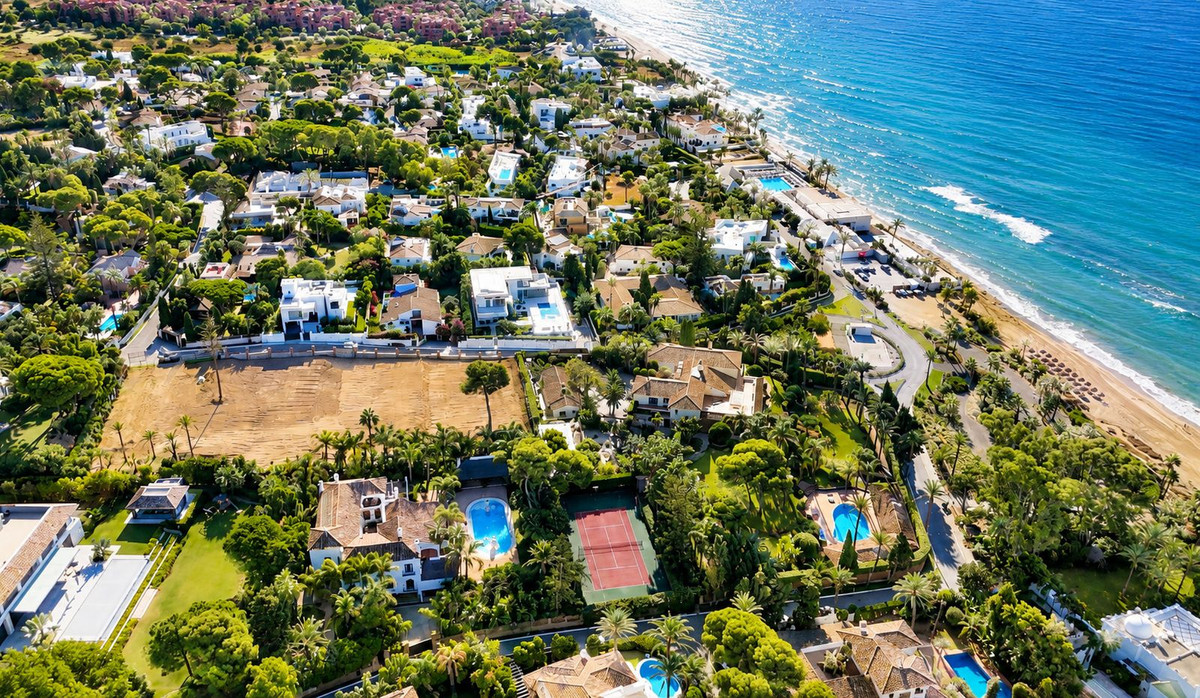 Plot in Los Monteros in Los Monteros - foto 5