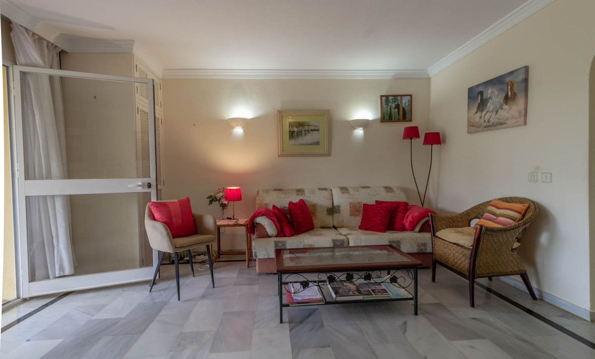 2 bedroom Apartment in Calahonda in Calahonda - foto 5