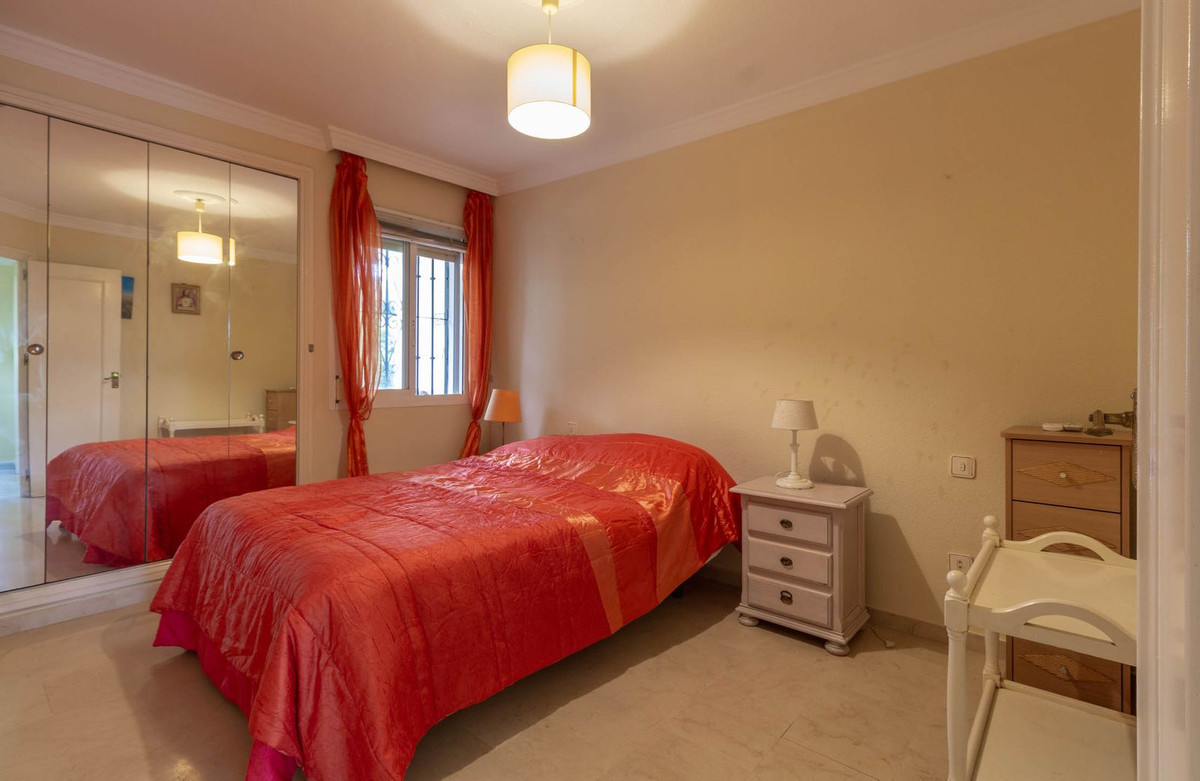 2 bedroom Apartment in Calahonda in Calahonda - foto 6