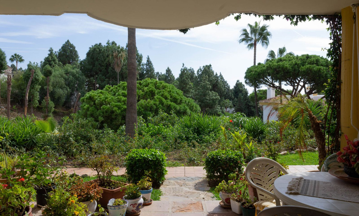 2 bedroom Apartment in Calahonda in Calahonda - foto 8