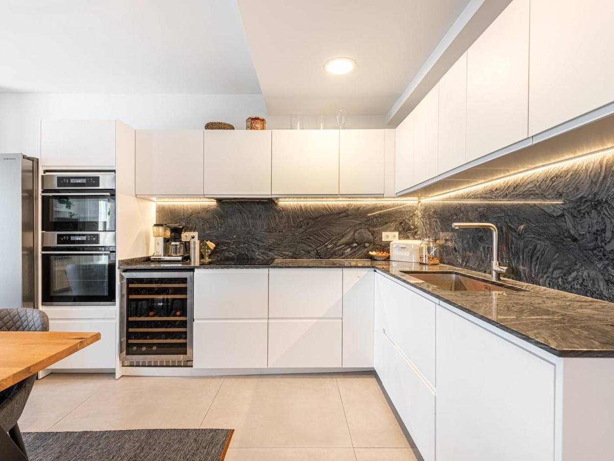 Ruim 3-slaapkamerappartement met 80 m² terras en toeristische verhuurvergunning – Lorcrimar, Nueva Andalucía in Nueva Andalucía - foto 7