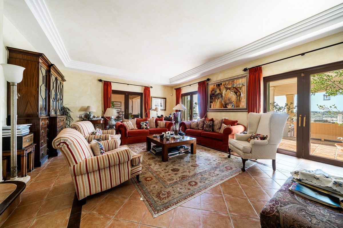 9-slaapkamer villa in Sotogrande Alto met uitzicht op de golfbaan San Roque en de Middellandse Zee in Sotogrande - foto 3