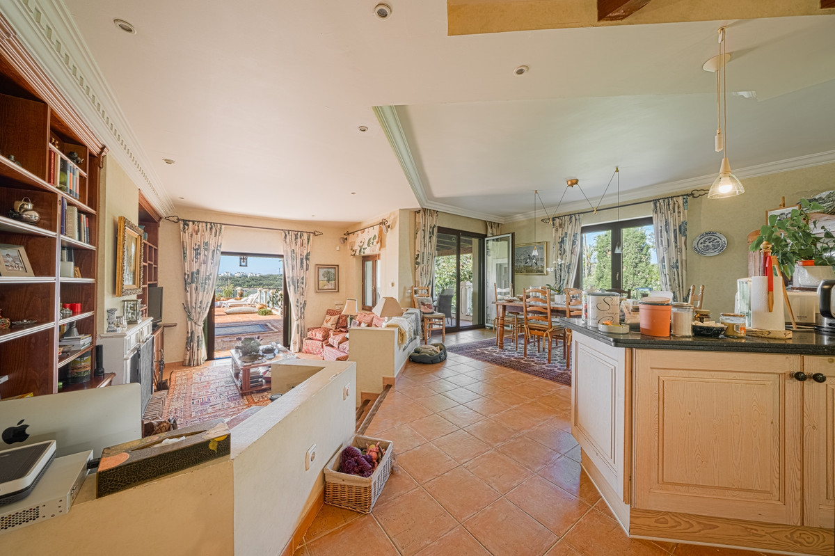 9-slaapkamer villa in Sotogrande Alto met uitzicht op de golfbaan San Roque en de Middellandse Zee in Sotogrande - foto 9