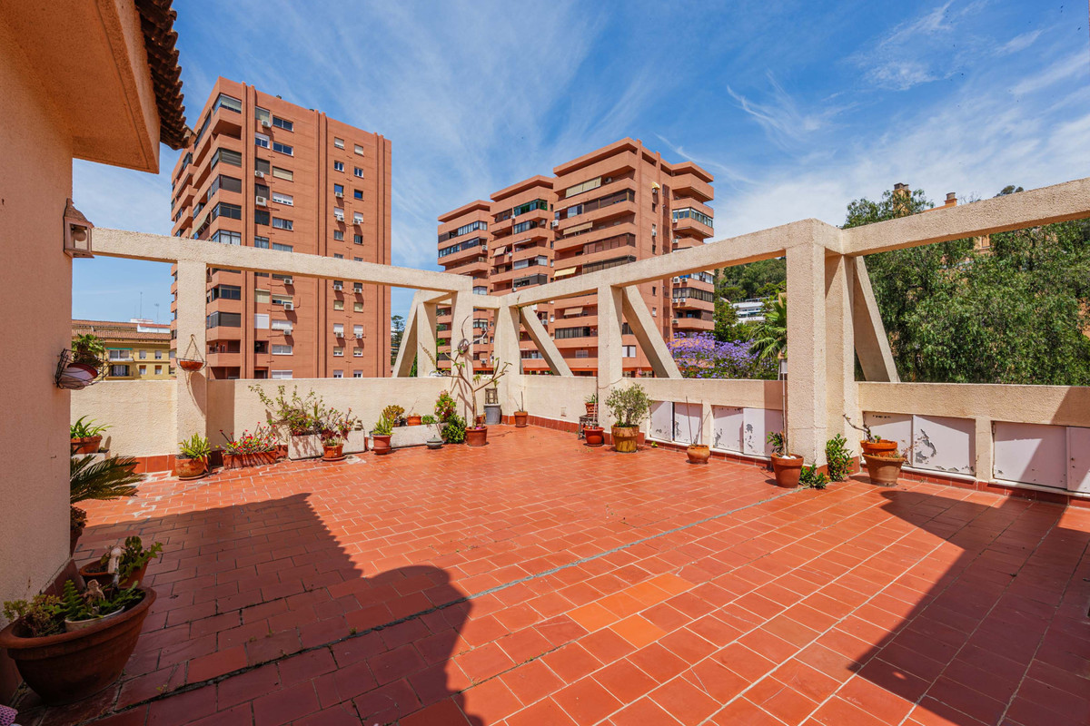 3 bedroom Apartment in Málaga Centro in Málaga Centro - foto 3