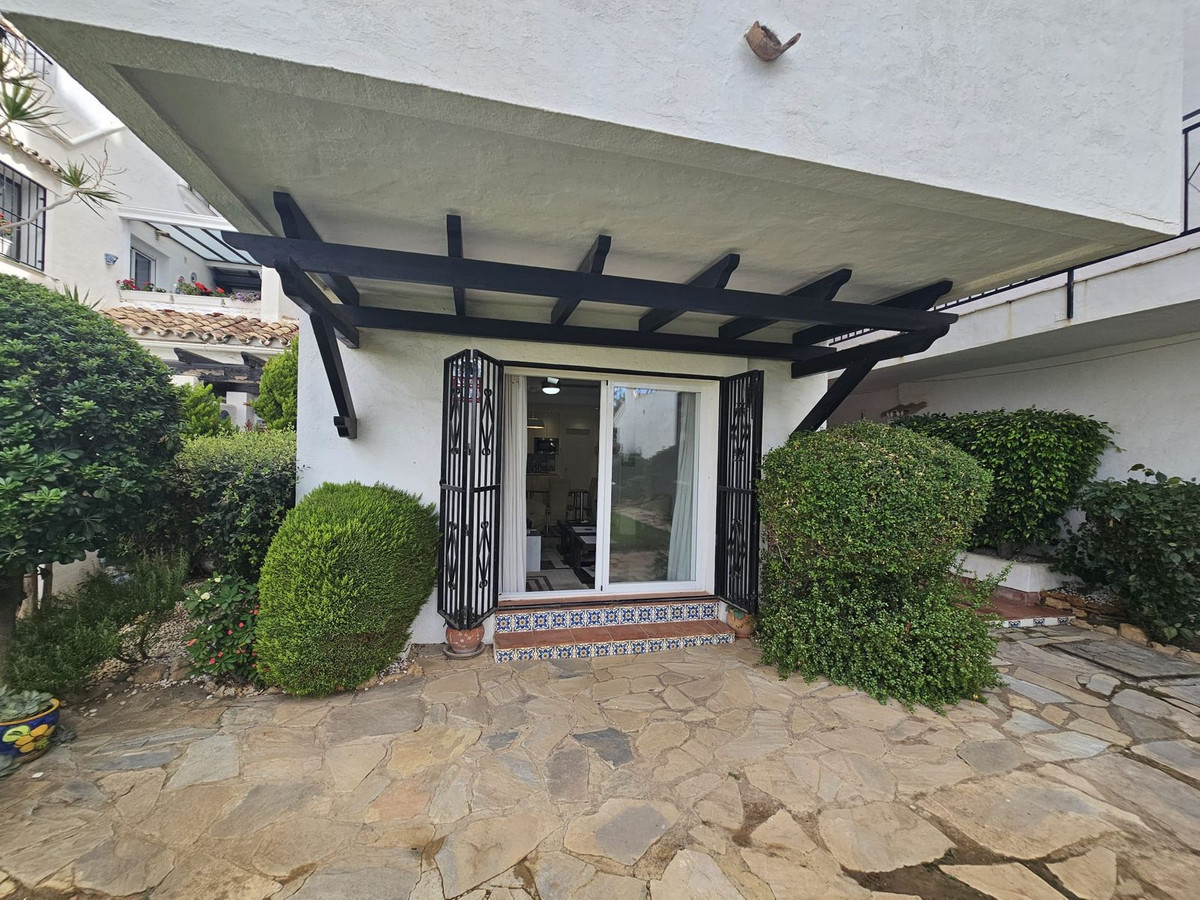 1 bedroom Apartment in Calahonda in Calahonda - foto 12
