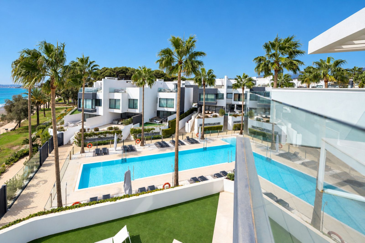 4-slaapkamervilla direct aan het strand in Estepona in Estepona - foto 11