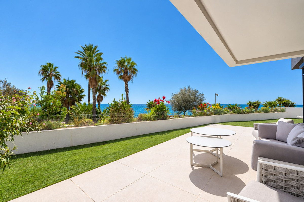 4-slaapkamervilla direct aan het strand in Estepona in Estepona - foto 18