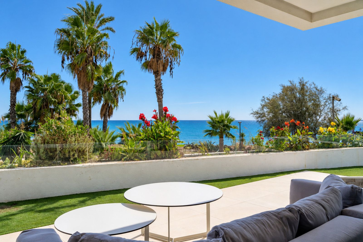 4-slaapkamervilla direct aan het strand in Estepona in Estepona - foto 19