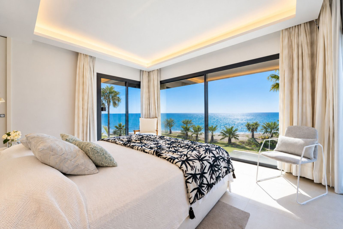 4-slaapkamervilla direct aan het strand in Estepona in Estepona - foto 6