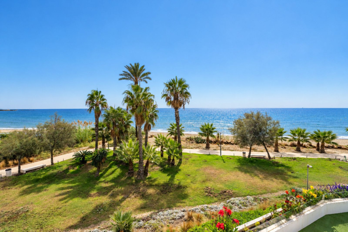 4-slaapkamervilla direct aan het strand in Estepona in Estepona - foto 9