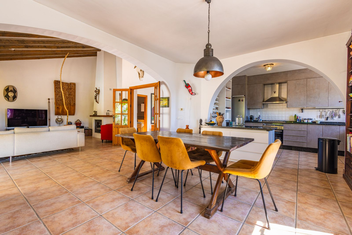 5-slaapkamer landhuis nabij Cómpeta met twee gastappartementen, zwembad en avocadoboomgaard in Cómpeta - foto 15