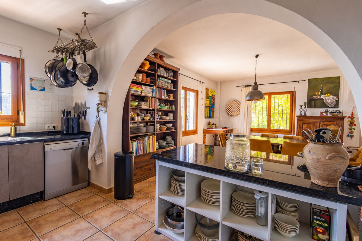 5-slaapkamer landhuis nabij Cómpeta met twee gastappartementen, zwembad en avocadoboomgaard in Cómpeta - foto 17