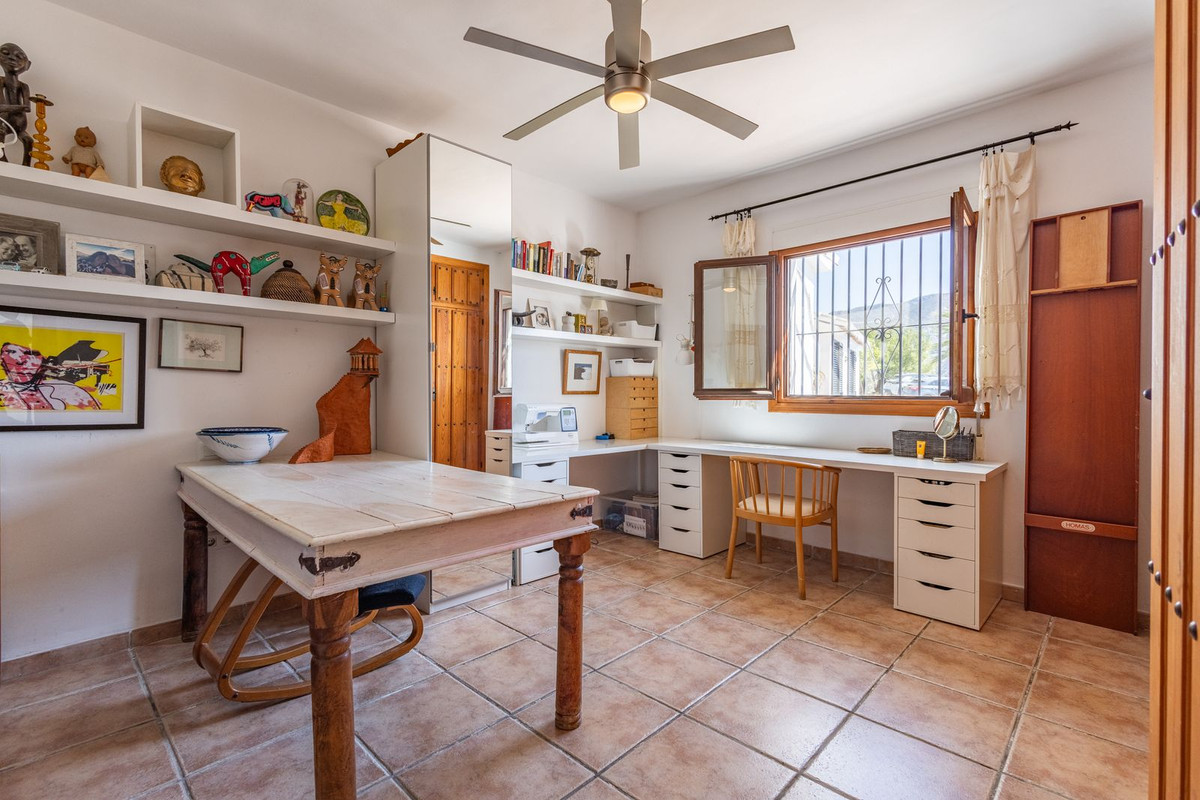 5-slaapkamer landhuis nabij Cómpeta met twee gastappartementen, zwembad en avocadoboomgaard in Cómpeta - foto 20