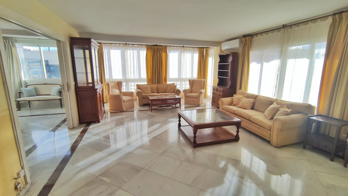 Ruim zuidgericht appartement met 4 slaapkamers in Marbella in Marbella - foto 2