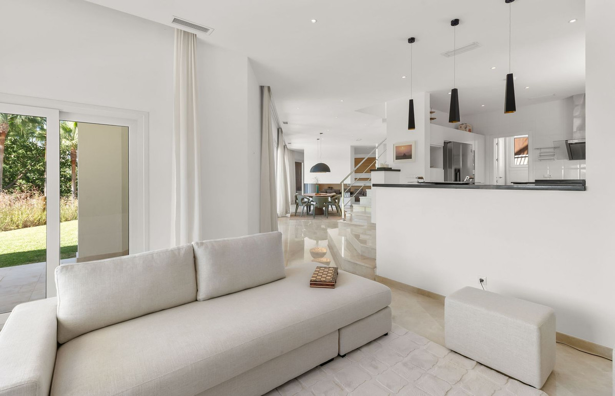 4-slaapkamer villa met panoramisch zeezicht in El Rosario, Marbella Oost in El Rosario - foto 13