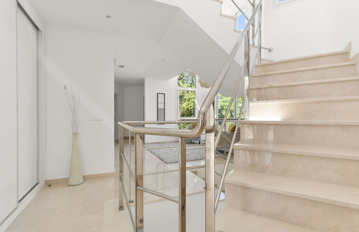 4-slaapkamer villa met panoramisch zeezicht in El Rosario, Marbella Oost in El Rosario - foto 18