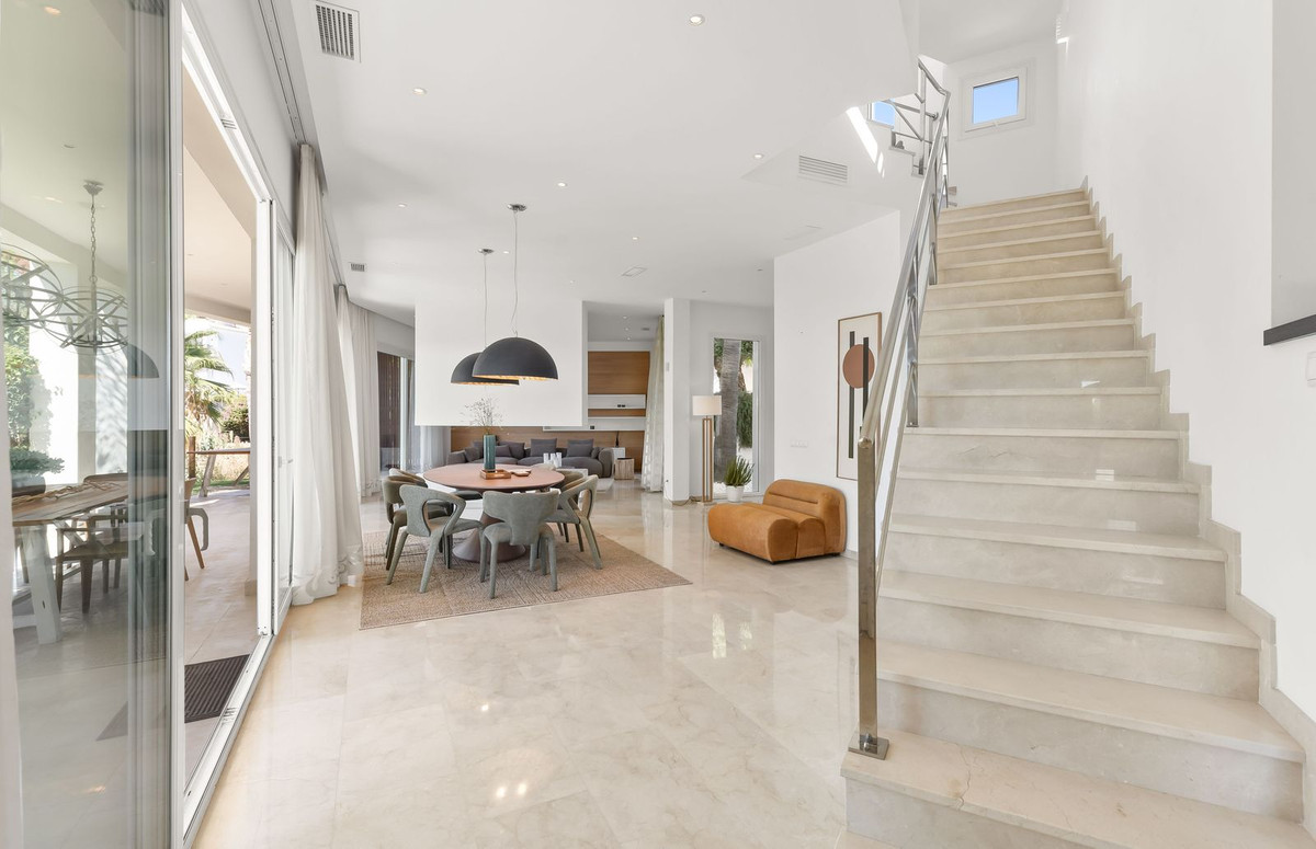 4-slaapkamer villa met panoramisch zeezicht in El Rosario, Marbella Oost in El Rosario - foto 10
