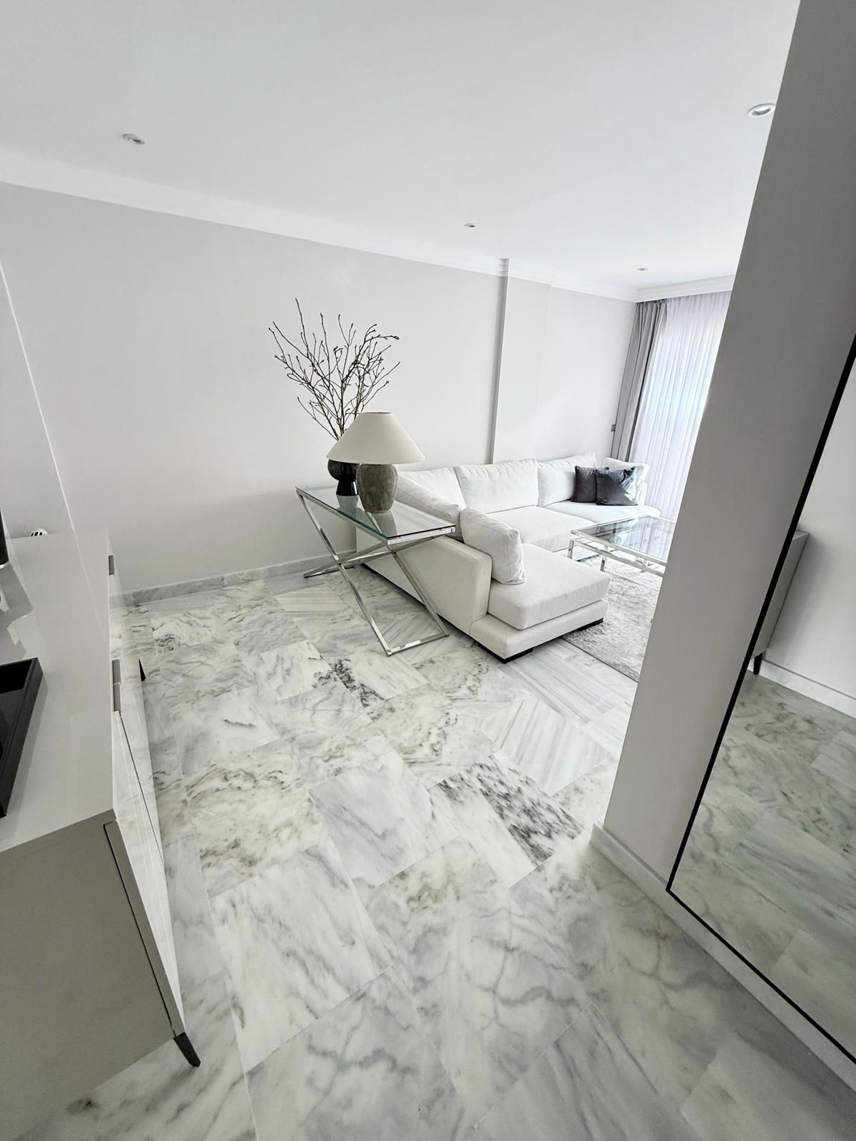 Appartement met 1 slaapkamer in Estepona in Estepona - foto 4