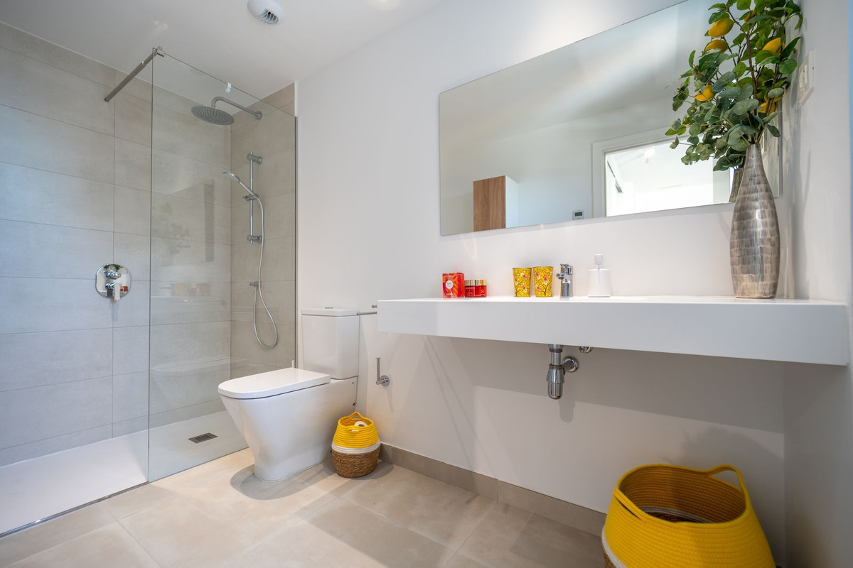 2 bedroom Apartment in Fuengirola in Fuengirola - foto 17