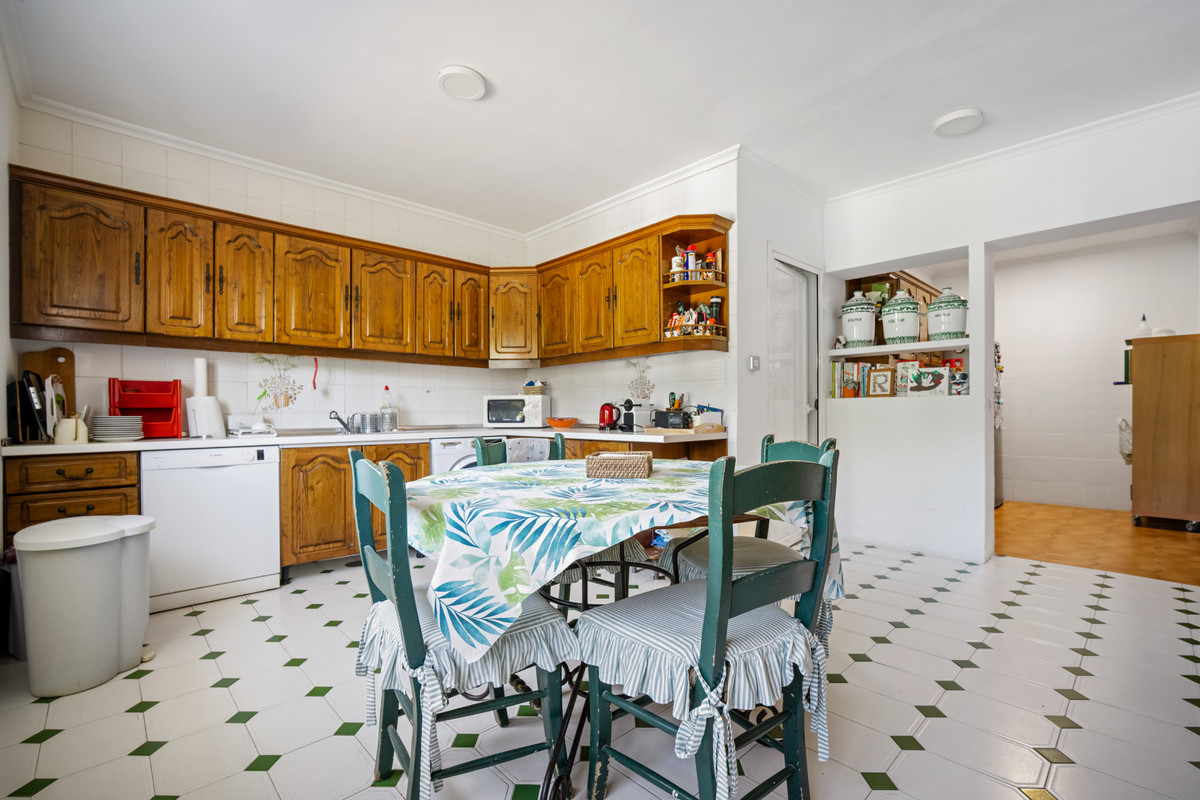 Villa met 4 slaapkamers in Marbella in Marbella - foto 14