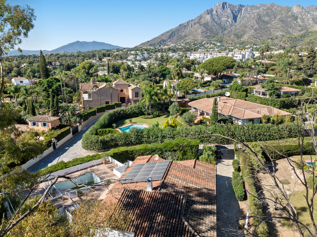 Villa met 4 slaapkamers in Marbella in Marbella - foto 4