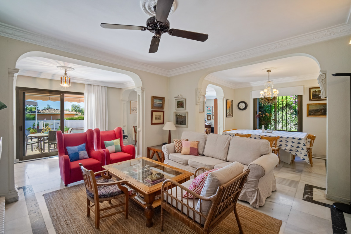 Villa met 4 slaapkamers in Marbella in Marbella - foto 5