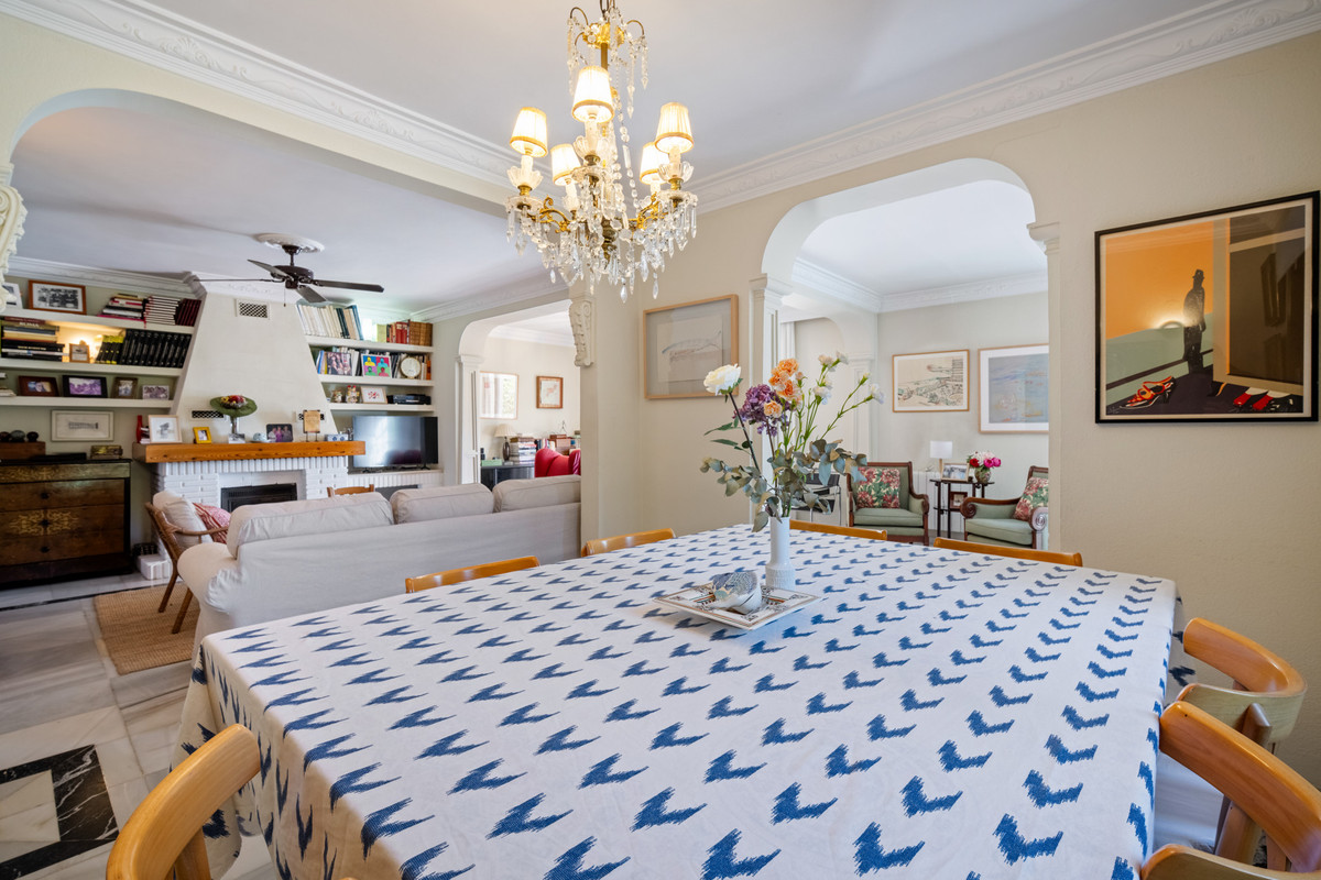Villa met 4 slaapkamers in Marbella in Marbella - foto 8