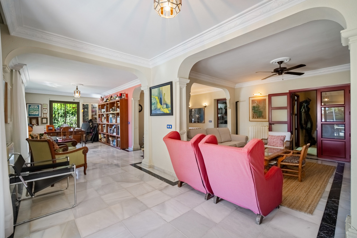 Villa met 4 slaapkamers in Marbella in Marbella - foto 9