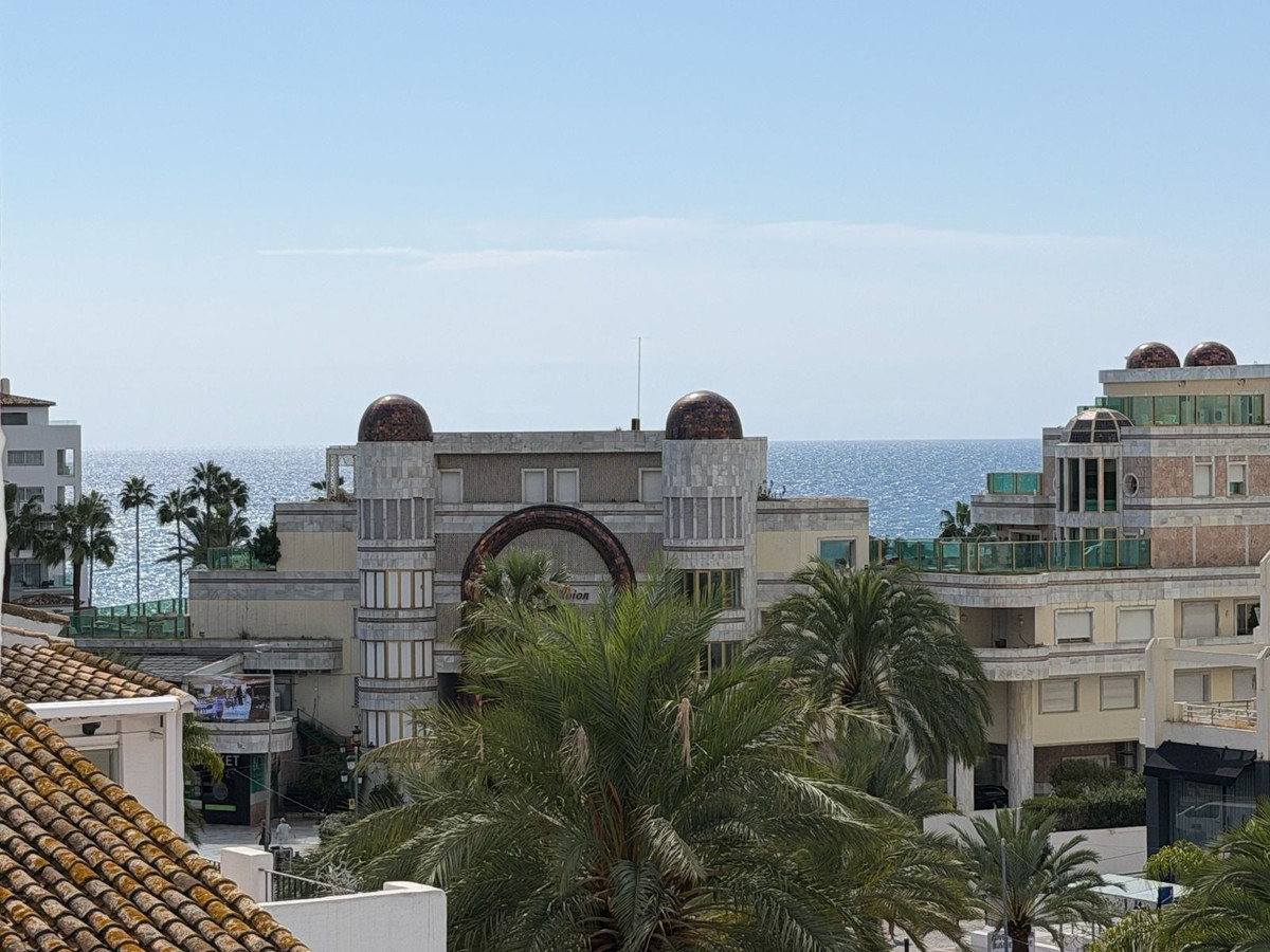 2 bedroom Apartment in Puerto Banús in Puerto Banús - foto 2