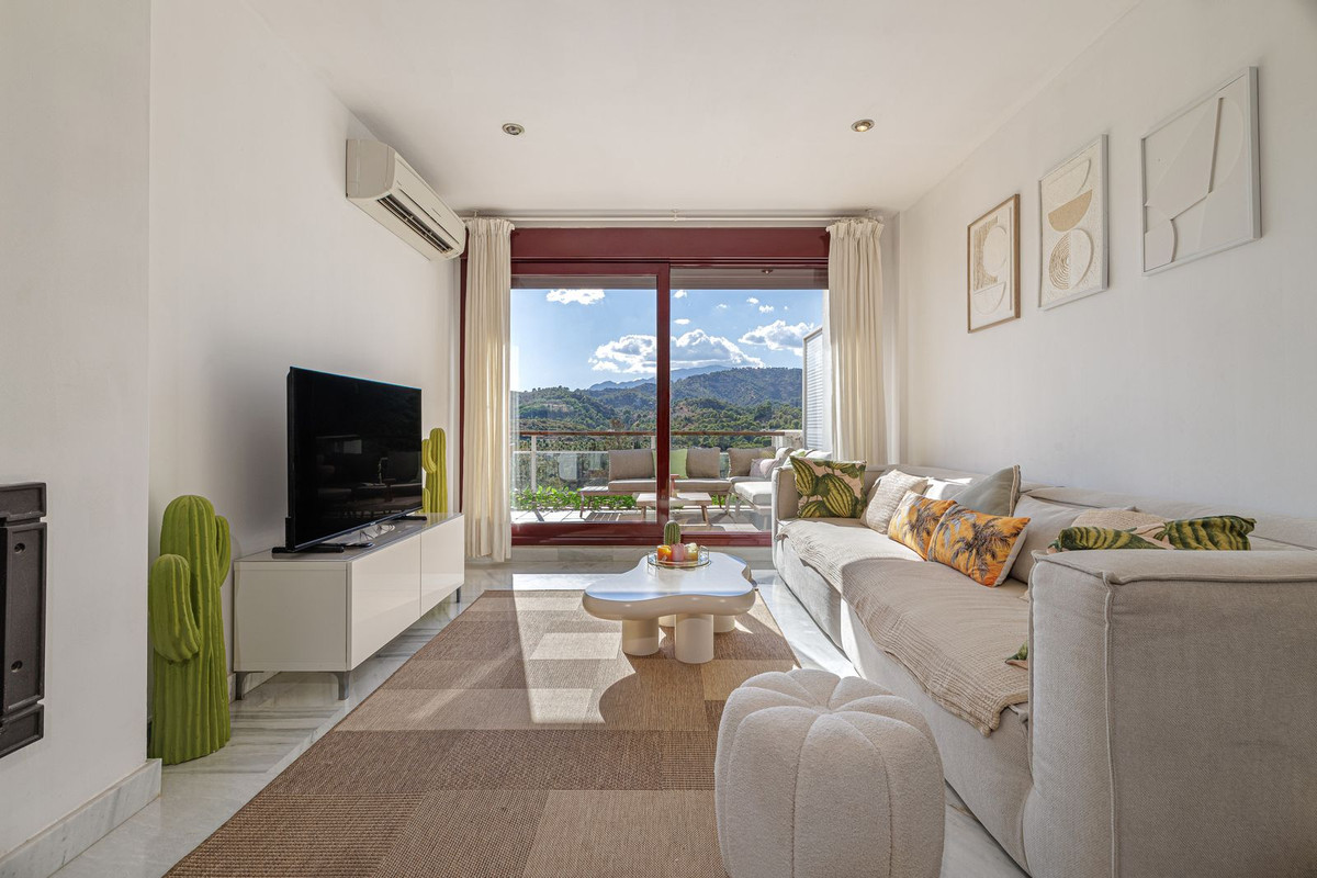 2 bedroom Apartment in Benahavís in Benahavís - foto 2