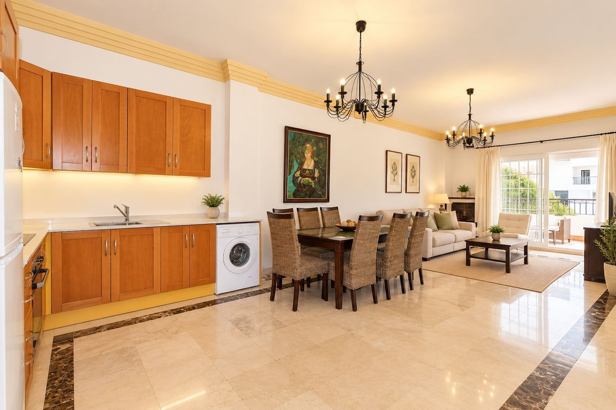 Drie-slaapkamerappartement met terras in Nueva Andalucía in Nueva Andalucía - foto 2