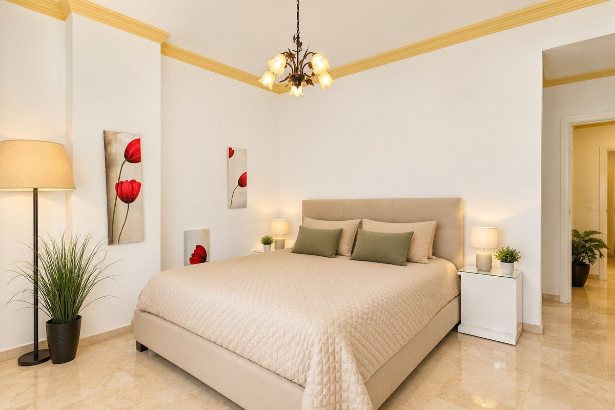 Drie-slaapkamerappartement met terras in Nueva Andalucía in Nueva Andalucía - foto 12