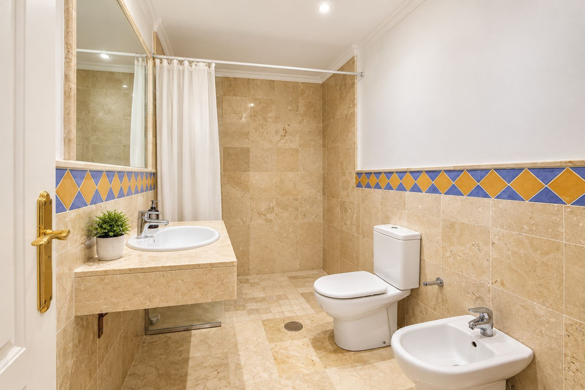 Drie-slaapkamerappartement met terras in Nueva Andalucía in Nueva Andalucía - foto 13