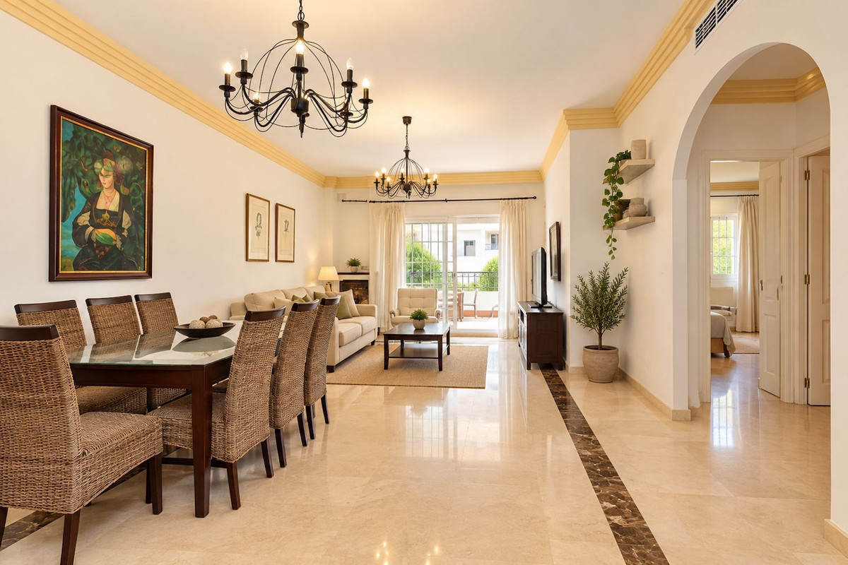 Drie-slaapkamerappartement met terras in Nueva Andalucía in Nueva Andalucía - foto 17